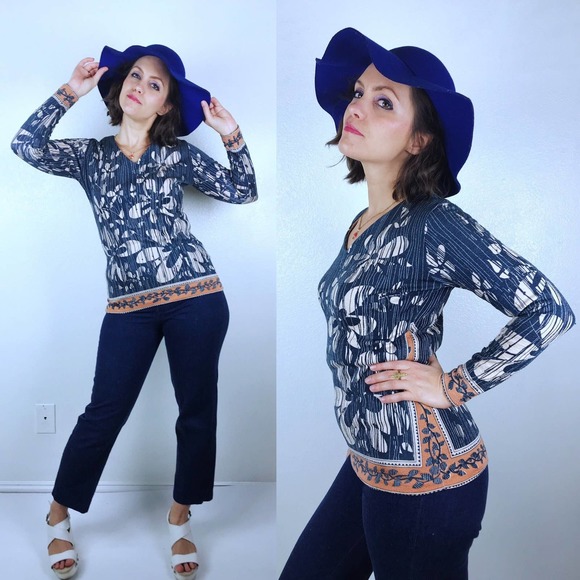 vintage 60s Dusty Blue FLOWER POWER Psychedelic Knit crazy daisy nylon jumper - Picture 2 of 10